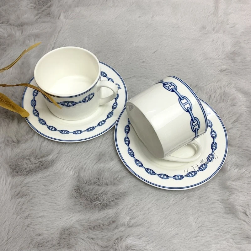 

Creative European Ceramic Coffee Cup and Saucer Set 4 - Piece Western - style Dinner Plate Exquisite Bone China Afternoon Tea