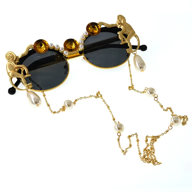 New Trendy Elegant Baroque Pearl Chain Metal Monkey Sunglasses Same Style Nightclub Men Women Halloween Party Accessory Eyewear
