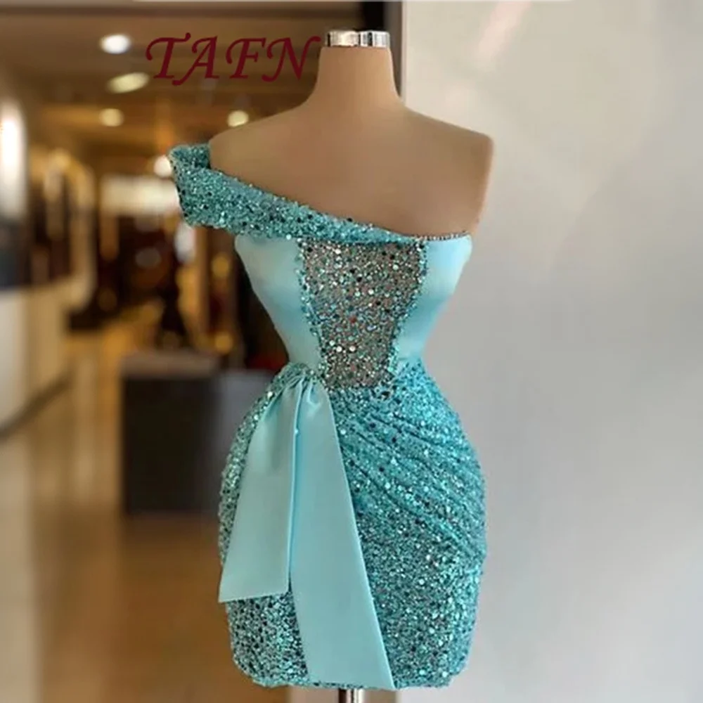 

TAFN Light Blue Cocktail Dresses Sheath One-shoulder Short Mini Sequins Homecoming Dresses Haute Couture Customized