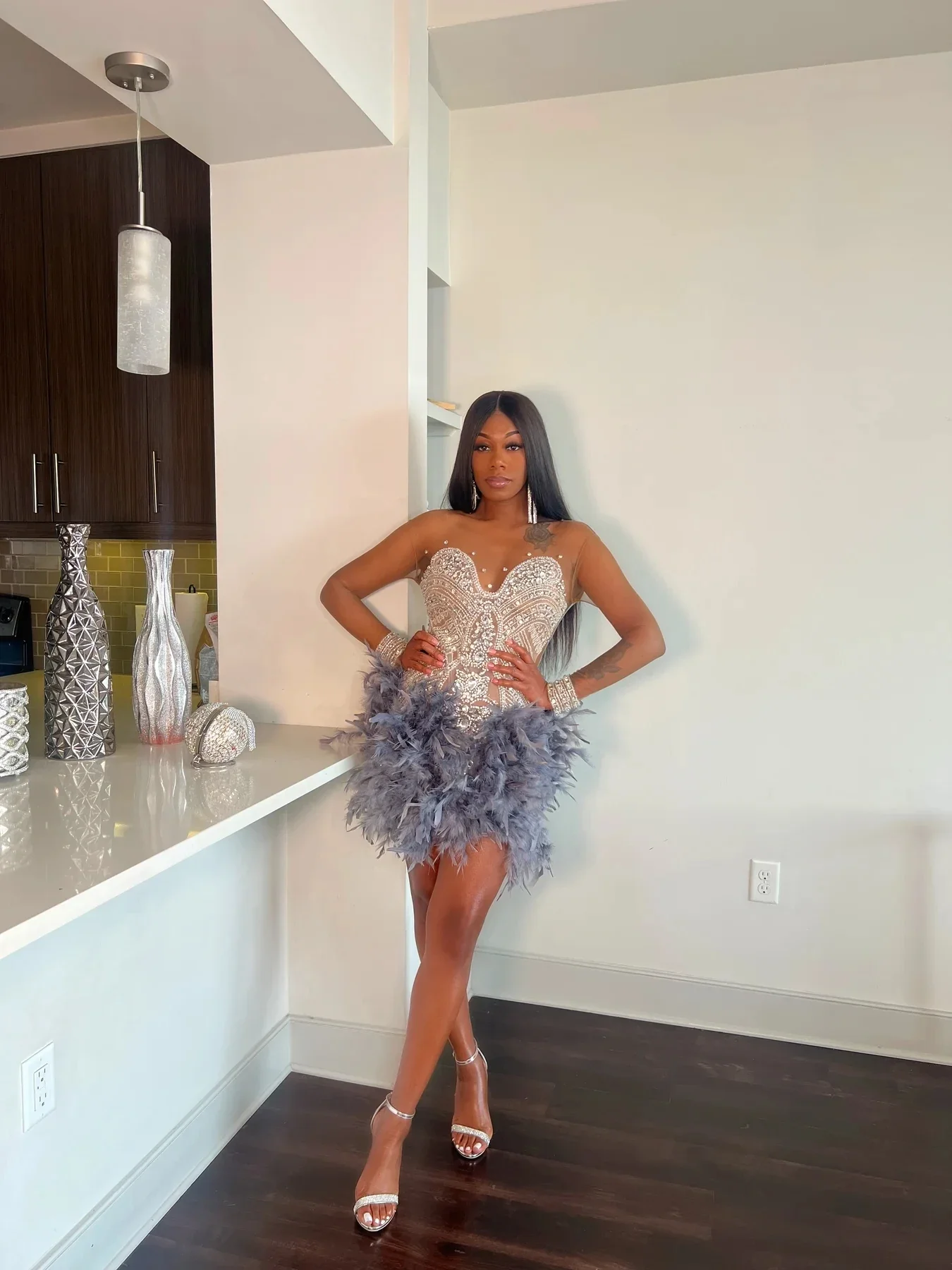 

Мини-короткое черное платье для девочек с кристаллами, бисером и перьями, африканское коктейльное платье для вечеринок, дней рождения, выпускных, с возможностью индивидуального пошива