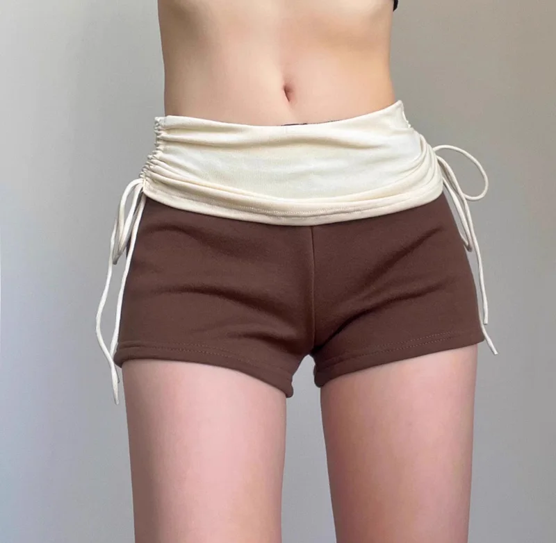 Ruched Side Tie Runner Shorts para mulheres, detalhe contraste