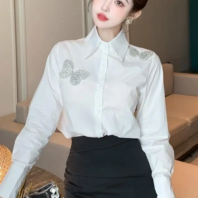 ربيع الخريف وصول جديد 3D مزين القوس بلوزة مع نمط أنيق للنساء