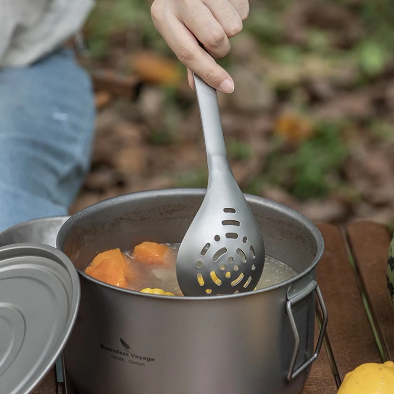 

Легкая, устойчивая к ржавчине ложка из чистого титана с прорезями: портативные столовые приборы 2026 для кемпинга и пикников на природе