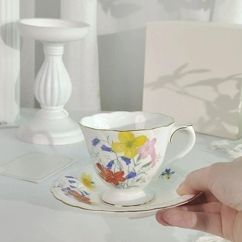 

Прочный керамический набор посуды с чайником, кофейной чашкой, тарелкой для домашнего использования, ежедневным завтраком, чаем, кофе, обеденной столовой