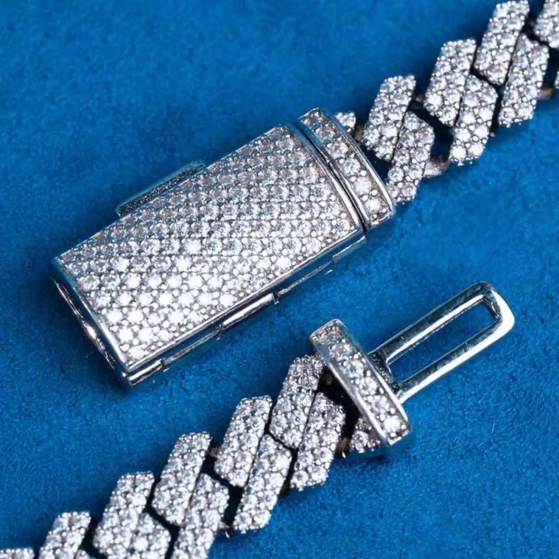 Fashion Cuban Link Necklace 20MM 925 Sterling Silver White Gold Plated Moissanite Chain Hip Hop Jewelry Men Wedding Gift Party..