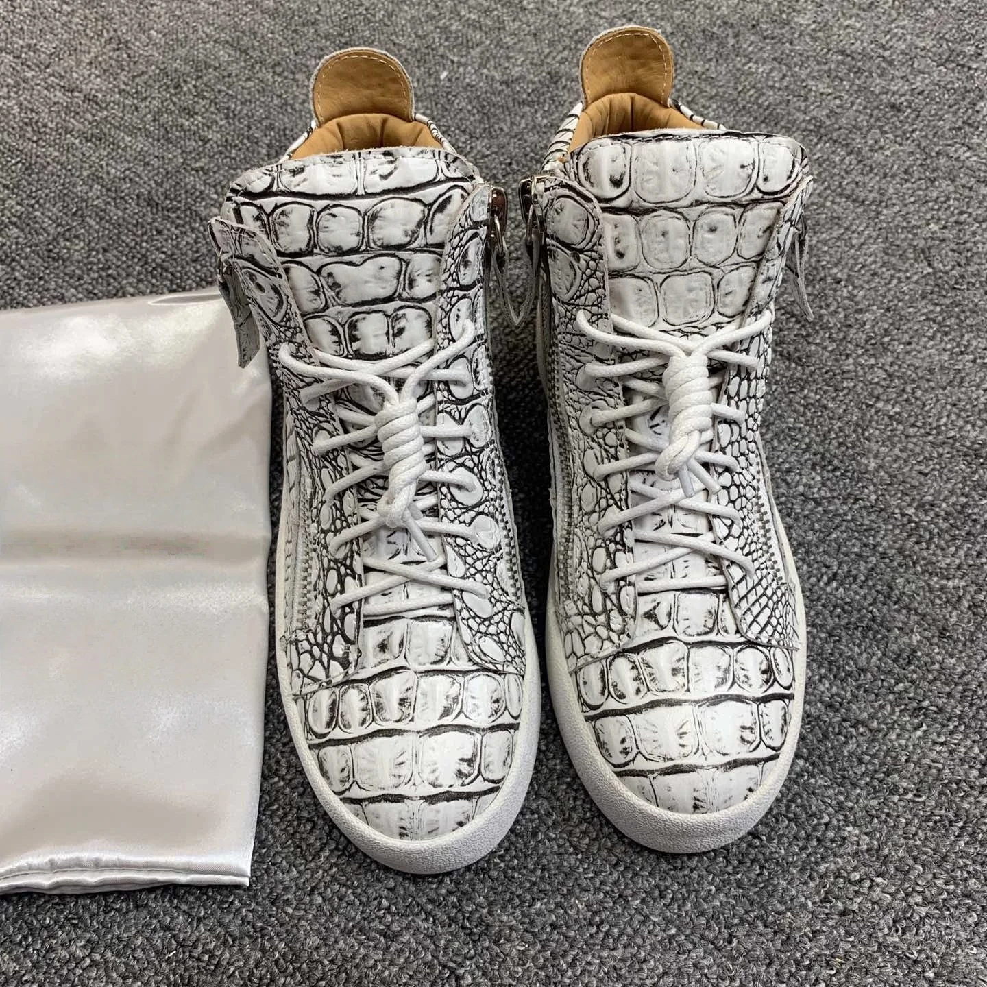 

Top Casual Sneakers for Men Brand Designer Women High-top Tennis shoes 35-48 Luxury Genuine Leather GZ Sports ABA846