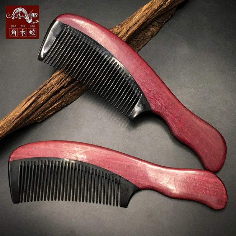 

Red sandalwood comb made from hornwood and black buffalo horn