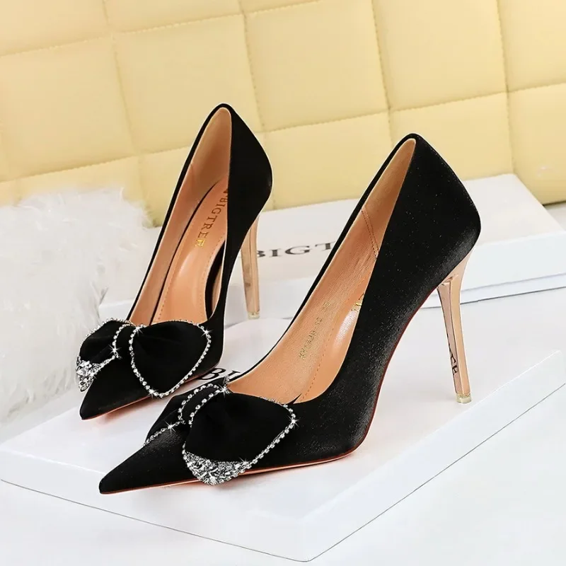 

BIGTREE Newest Style Sexy Women Pumps Pointed Toe Butterfly Knot Silk 10.5CM Thin Heels Cover Heel Professional Women's Shoes