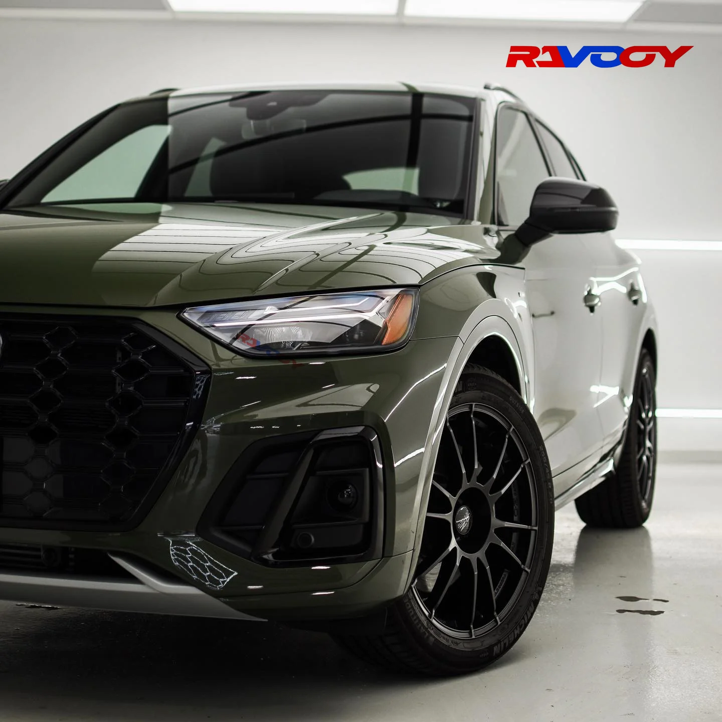 고품질 광택 메탈릭 디스트릭트 그린 비닐 랩 필름 자가 접착 자동차 튜닝 스티커 내구성 페인트 보호 필름