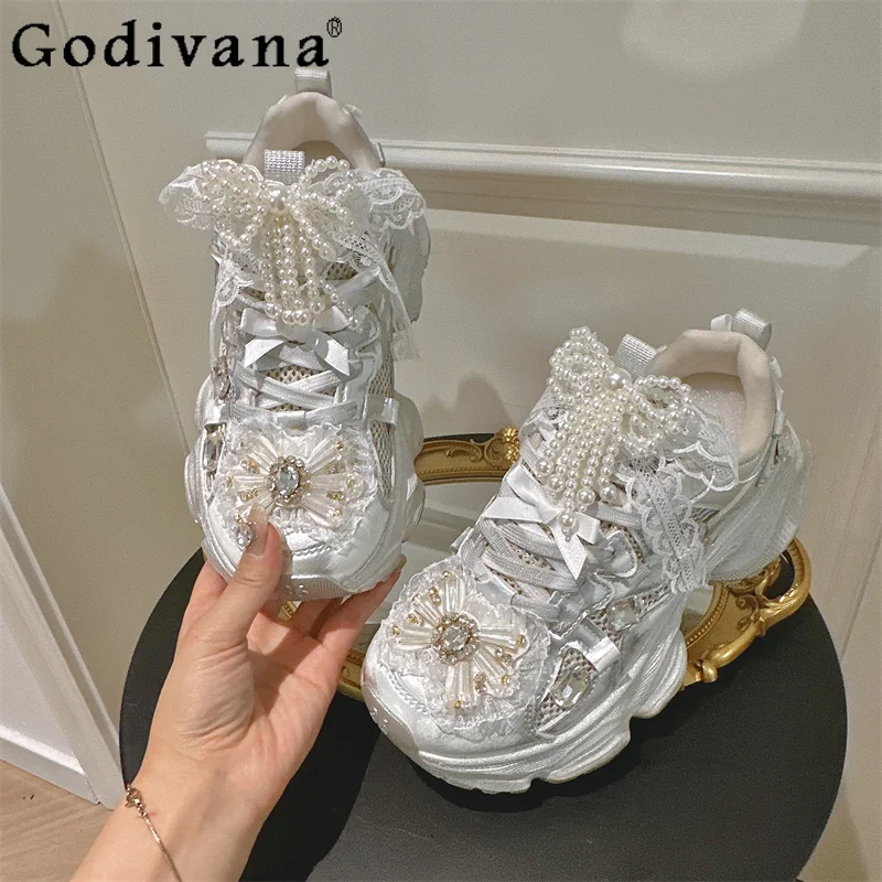 أحذية رياضية فضية سميكة سوليد مكتنزة للنساء أحذية رياضية بيضاء بفيونكة من حجر الراين متعددة الاستخدامات #4
