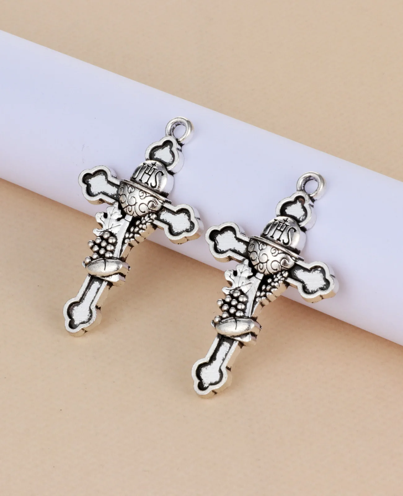 Diyalo 5Pcs Christian Holy First Communion Medal Cross Charms Chalice JHS Medal Pendant for DIY Making Jewelry Accessories