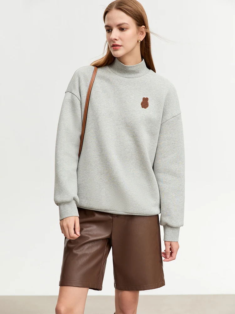 Felpe con cappuccio invernali sportive minimaliste AMII per le donne 2023 nuova camicia con fondo allentato ricamo orso Pullover accogliente in pile