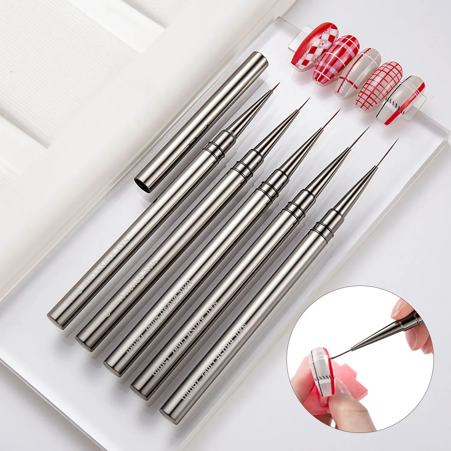 

5Pcs Nail Art Liner Brush Set, 6/9/12/15/18mm Metal Handle Striper Brushes for Drawing Lines/Flower Painting
