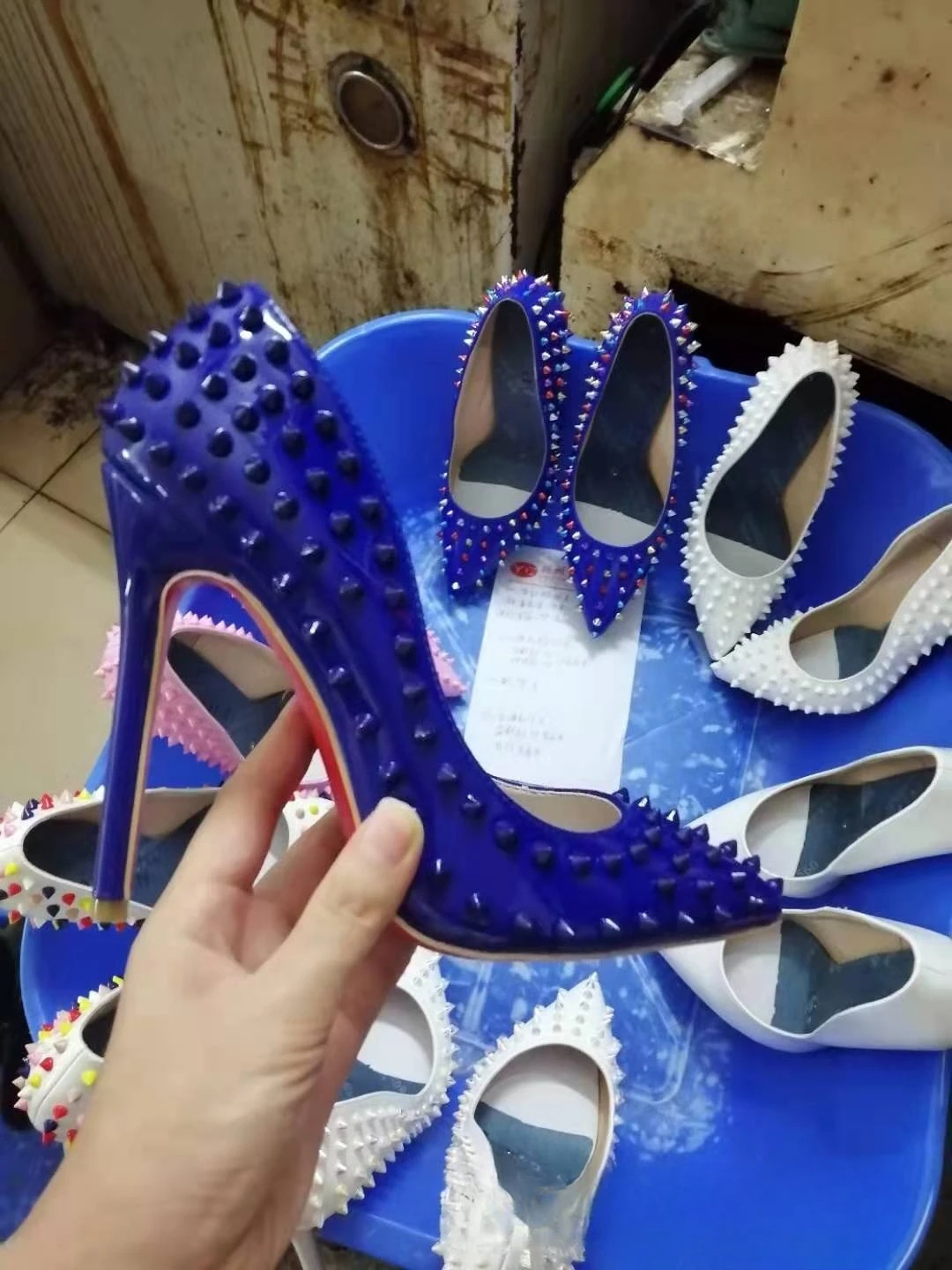 

Original Blue Rivet Large High Heels Professional Night Show Women's Shoes Sexy Pink Banquet Single Shoes