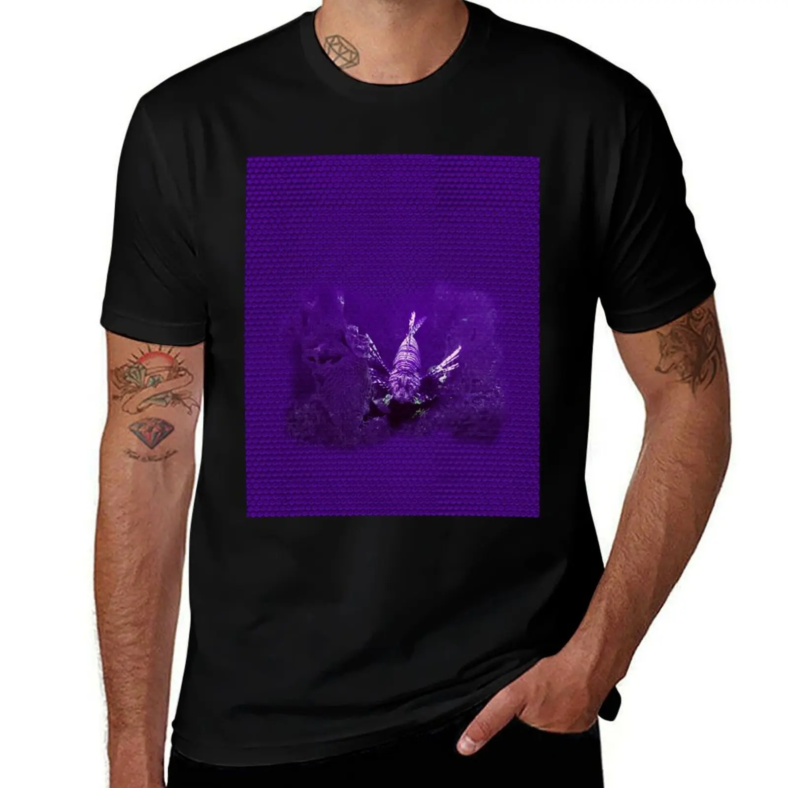 Lionfish on Purple Hexagonal Bubblewrap Pattern T-Shirt Fashion Casual Short Sleeve Top