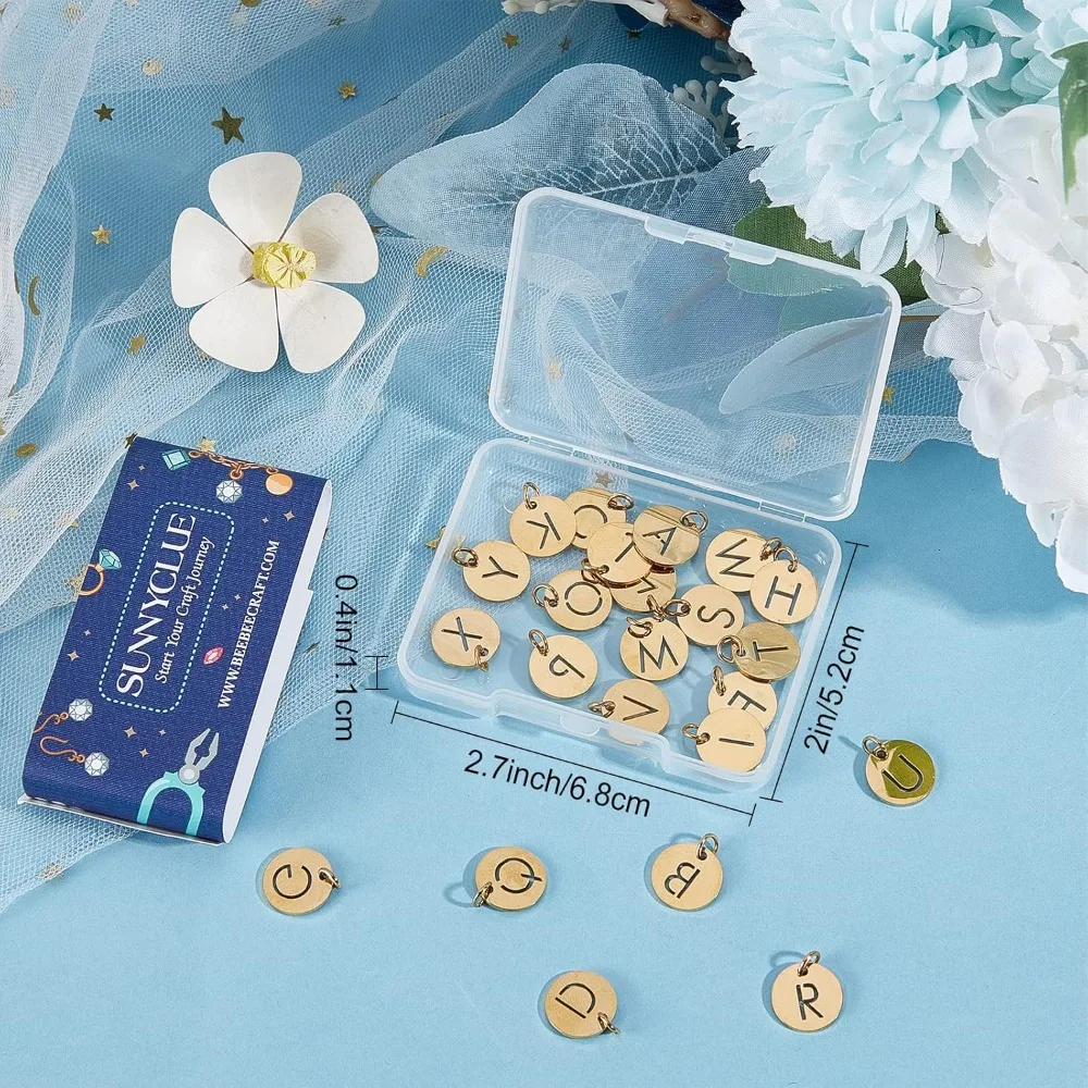 1 Pudełko 26Pcs Alfabet Charms 304 Stainless Steel Letter Charms Gold Letter Charm Initial Letters A Z Hollow Flat making kit