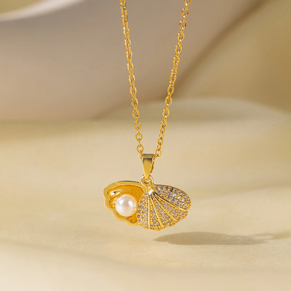 Shell Pendant Neckl…