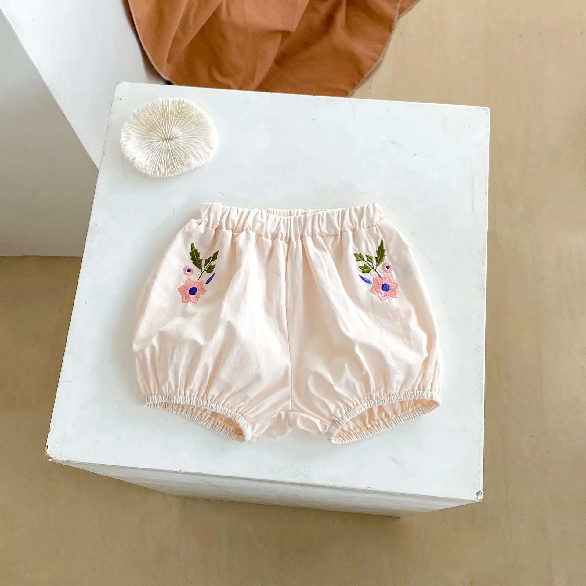 Summer New Baby Girl Fashion Small Fresh Flower Embroidered Round Neck Short sleeved Top+Loose Shorts 2-piece Set