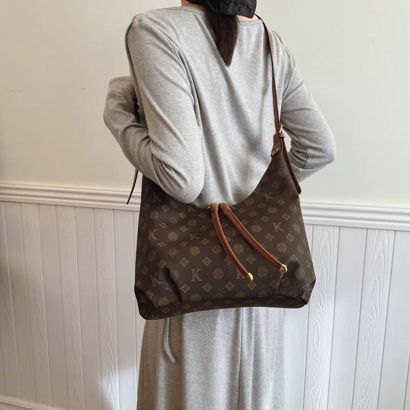 

2025 Spring Underarm Tote Bag, Spacious Shoulder Purse for Women, Vintage Crossbody Bag, Minimalist Day-to-Night Bag, Fashion