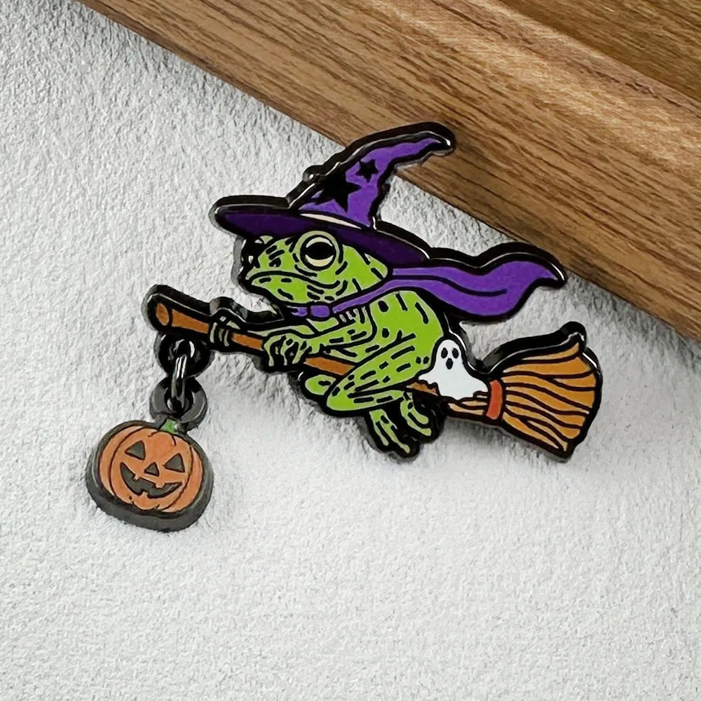 Halloween Frog Witch Enamel Brooch Broom Pumpkin Ghost Pendant Badge Backpack Hat Holiday Accessories Party Gift