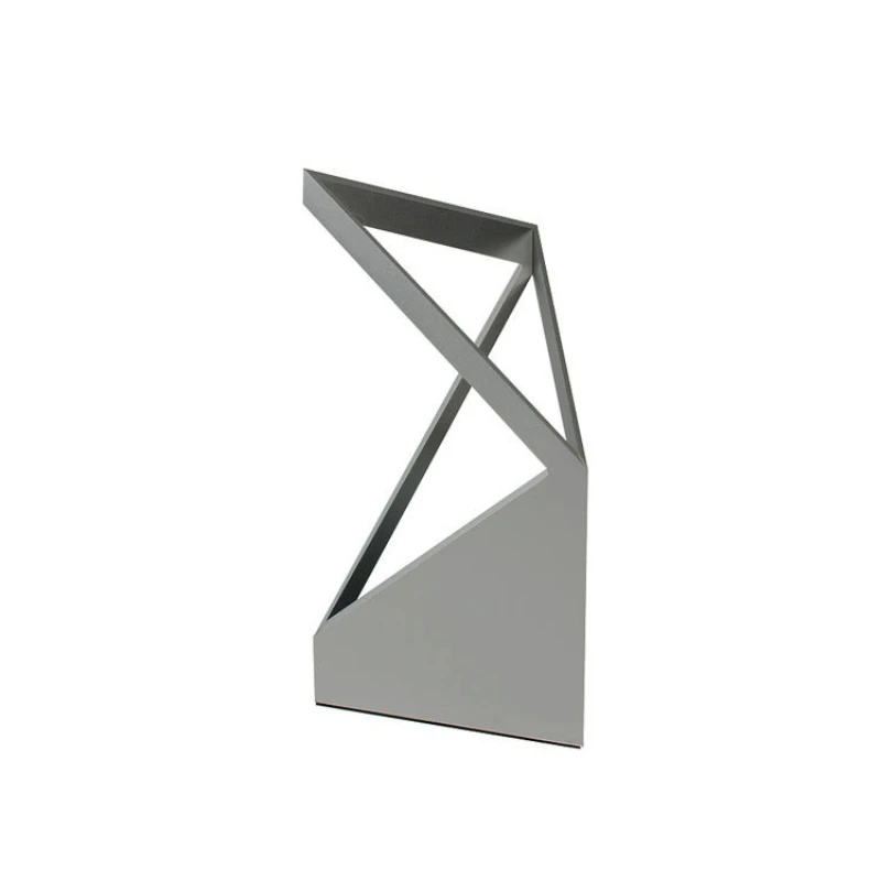 

Nordic light luxury creative metal architectural pen holder, exhibition hall office entrance desktop ornament