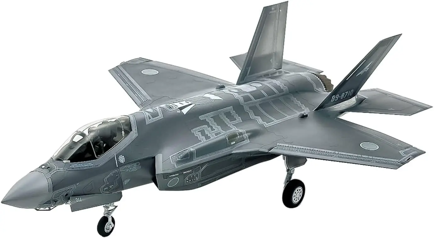 

1/48 Scale F-35A Lightning II Plastic Model Kit, Detailed Assembly for Hobbyists