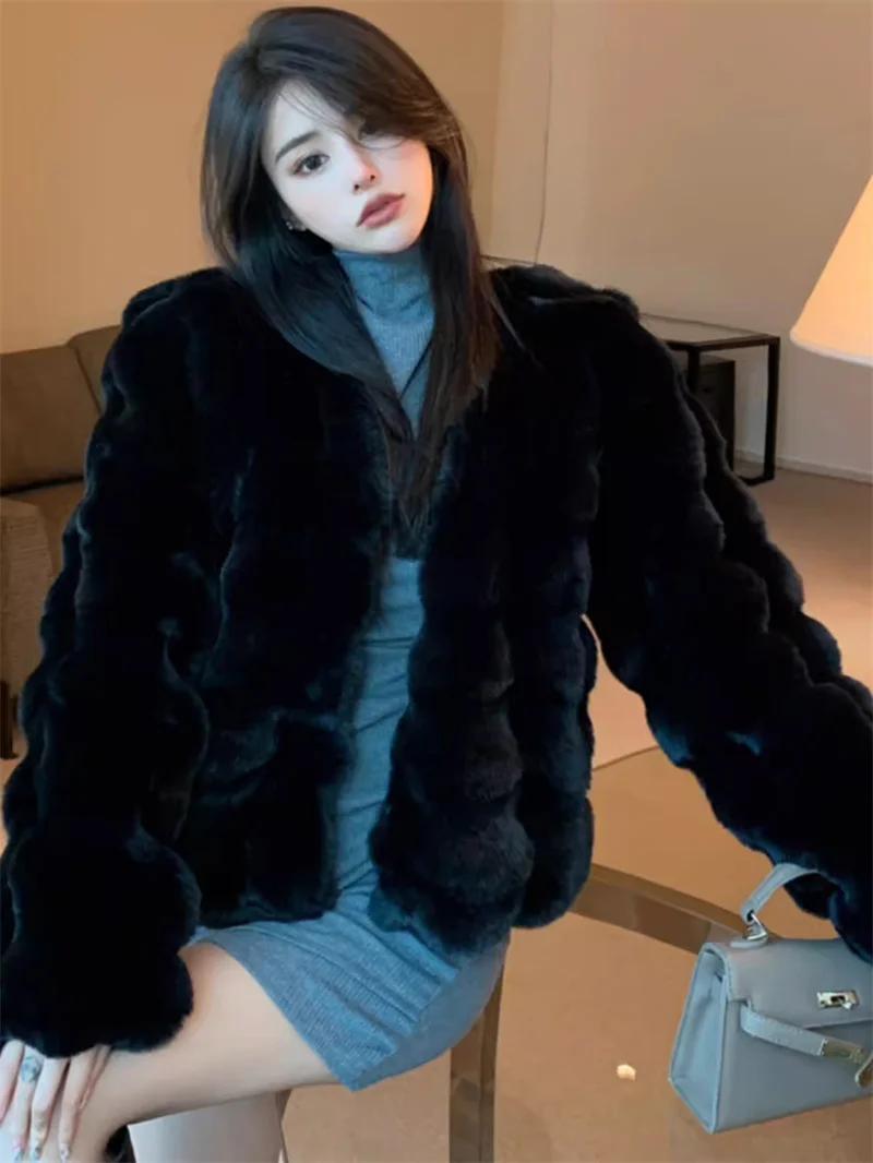 Imitation Rabbit Fur Fur Fur Coat For Women In Winter 2024, Young Style, Thickened Environmentally Friendly Lamb Fur Plush Coat