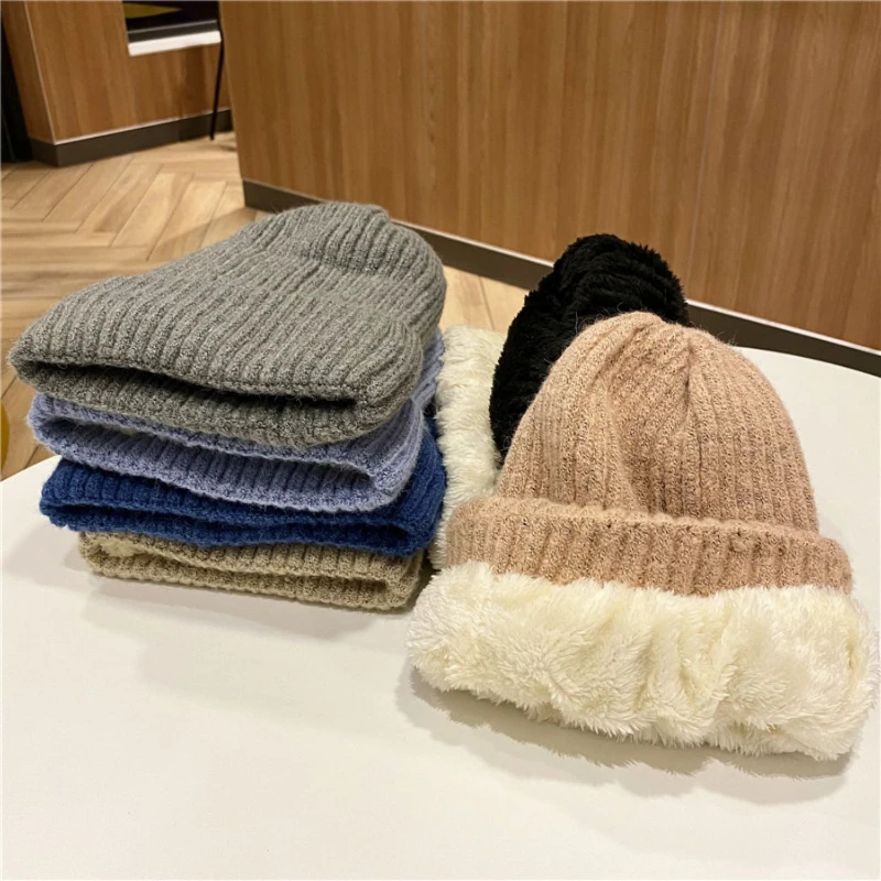 Nowa solidna wełniana czapka z dzianiny Ciepłe, miękkie, modne czapki zimowe Prosty koreański styl Wełniane czapki damskie Elegancka czapka All-match