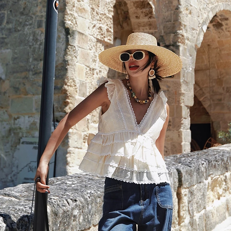

French Style New Arrival Summer Women Tank Tops V-neck Sleeveless Good Quality Lace Patchwork Elegant Slim Casual T-shirt T222