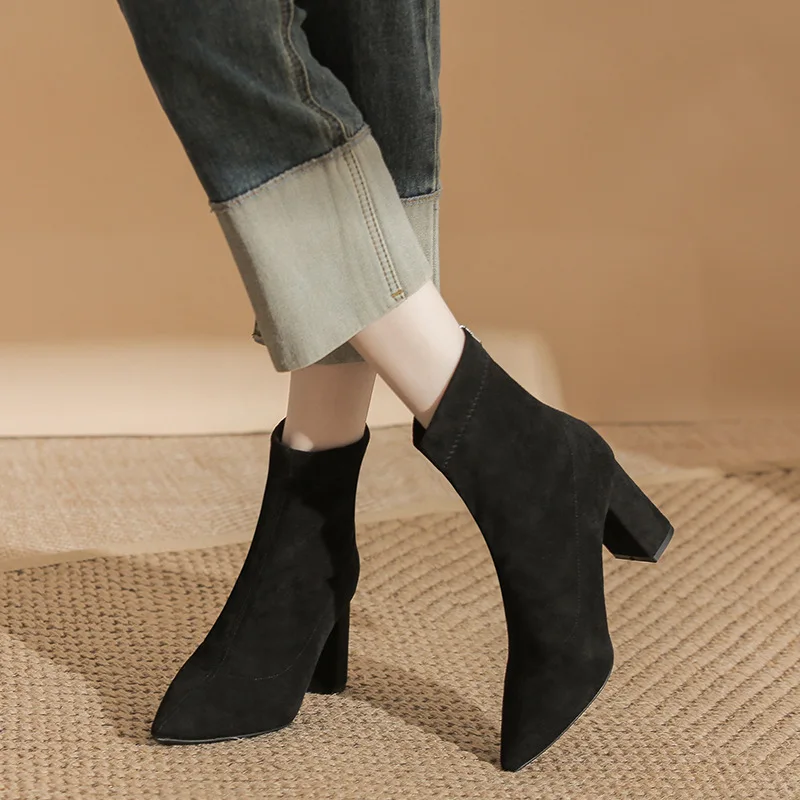 

32-43 женские замшевые ботильоны с острым носком на блочном каблуке, эластичные облегающие модные осенне-зимние вечерние офисные модельные ботинки бежевого цвета