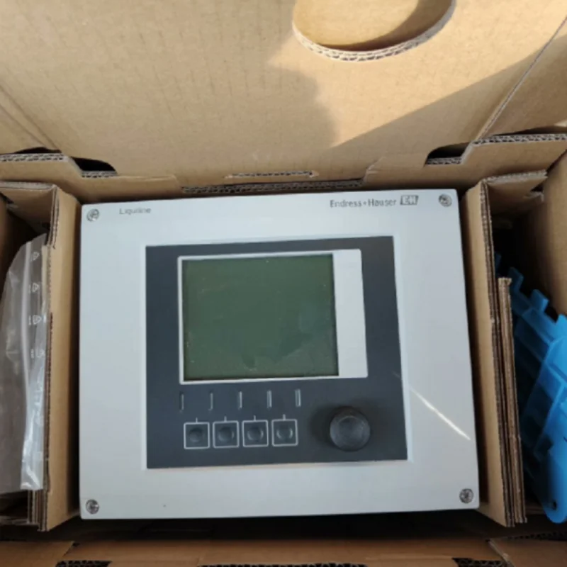 

CM444-4-канальный передатчик Liquiline CM444, расширяемый многопараметрический полевой режим для All Industries H Auser