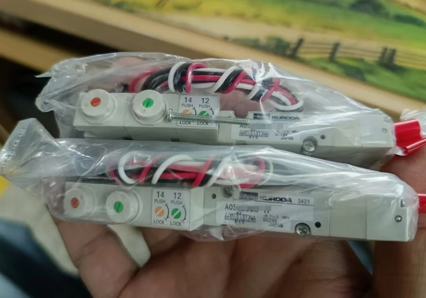 

Оригинальный новый электромагнитный клапан A05GD25X-1P A05GD35X-1P A05PS25X-1P A12PS25-1P A12FS25-1P A12GS25X-1P для Komori