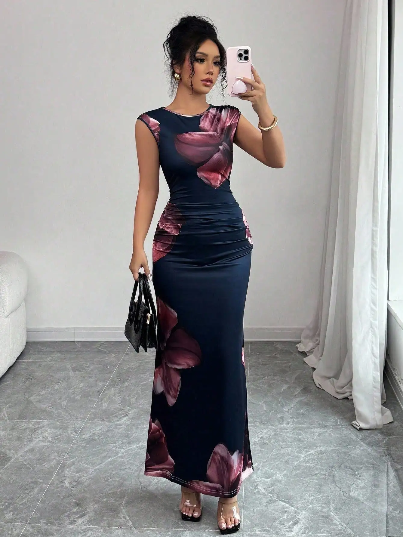 

Elegant Sleeveless Floral Print Maxi Dress with Ruched Waist for Evening