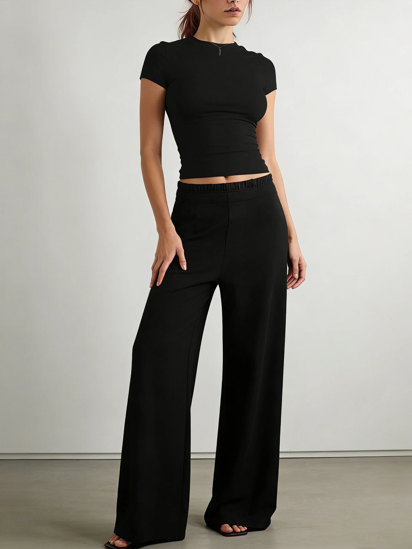 

Women's fashionable casual minimalist short-sleeved top and wide-leg pants set, suitable for commuting and comfort