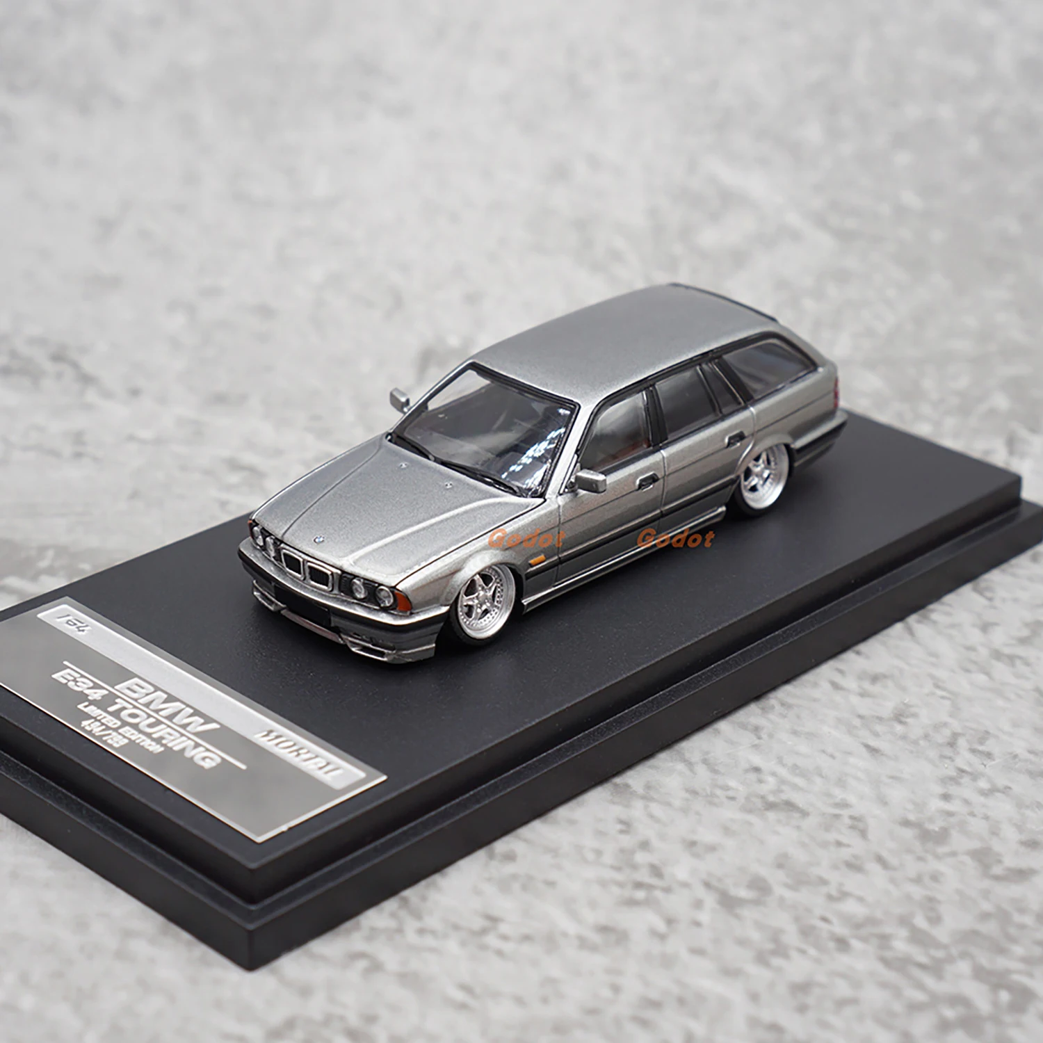 

Mortal 1:64 Scale Diecast Alloy BMW 5 Series E34 Station Wagon Toys Cars Model Classics Adult Gifts Souvenir Static Display