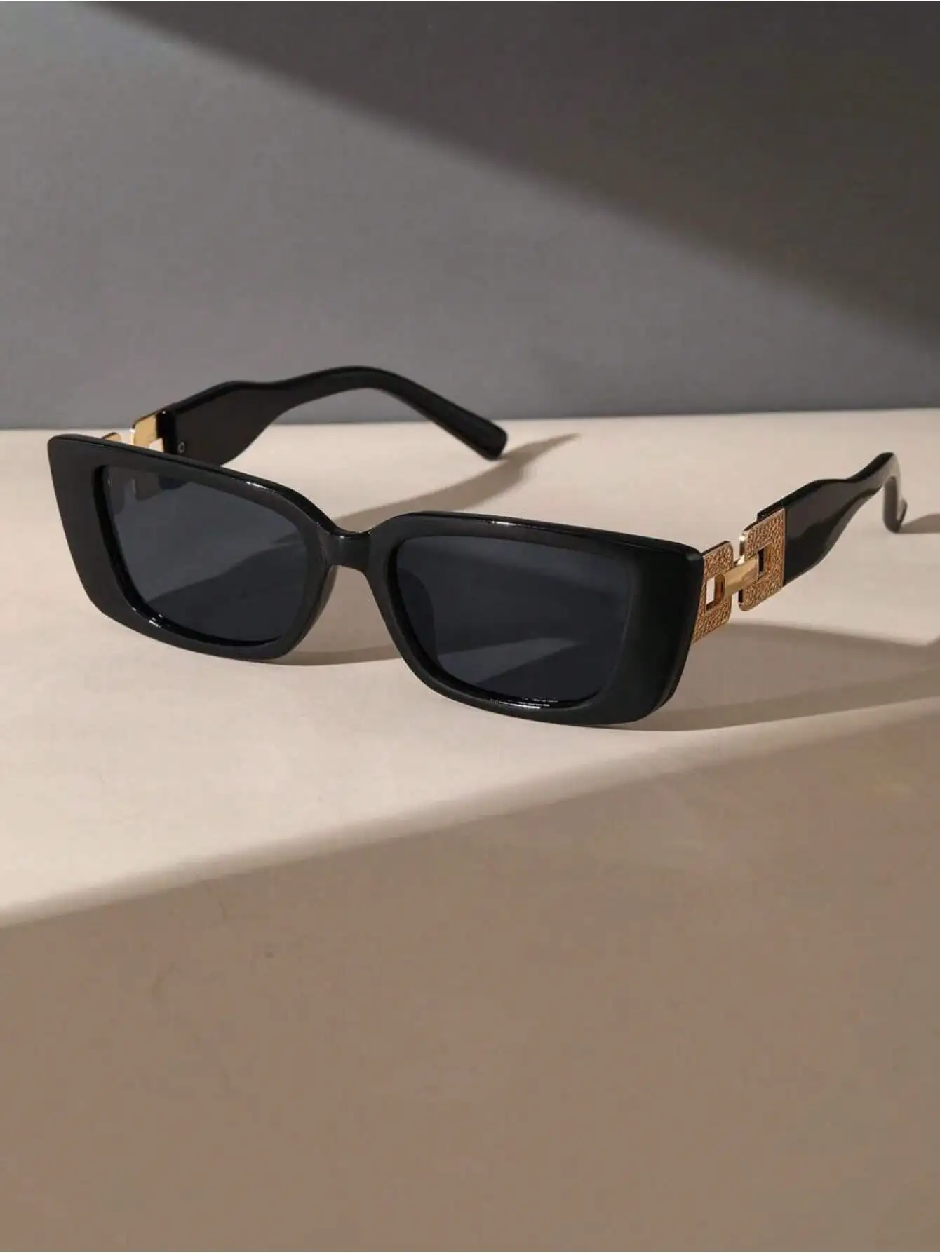 Black Rectangular F…