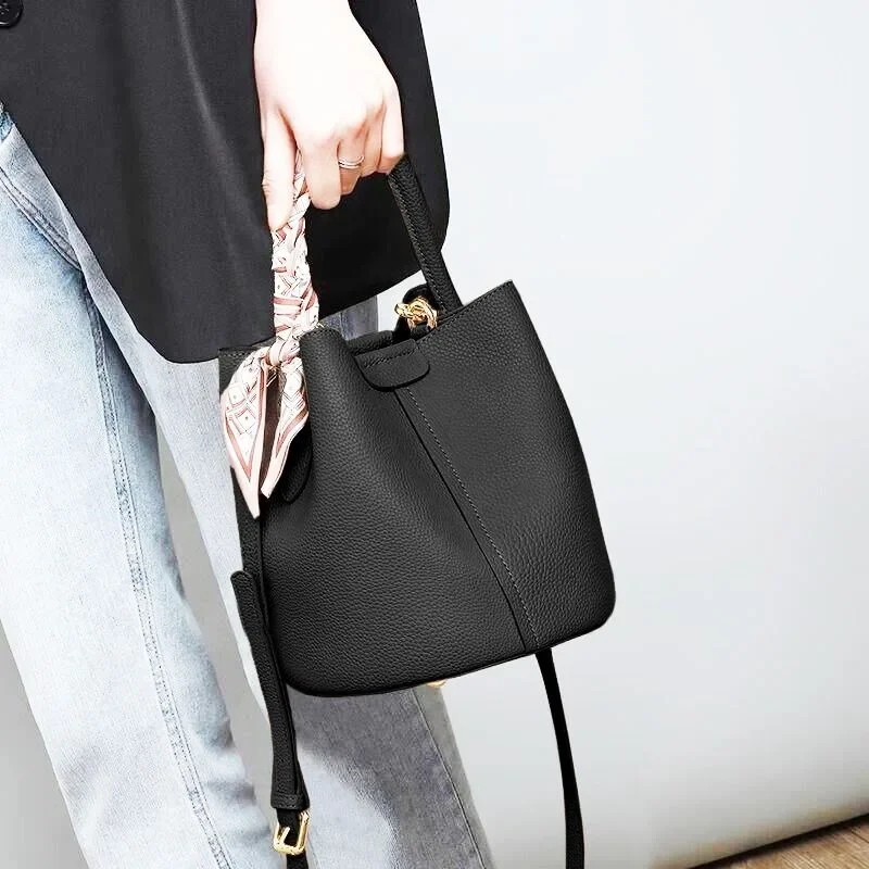 Senior Bag Woman 2024 New Texture Niche Crossbody Purse Super Soft Package Stylish Hand Bucket Bags High Quality Body Cross Bag