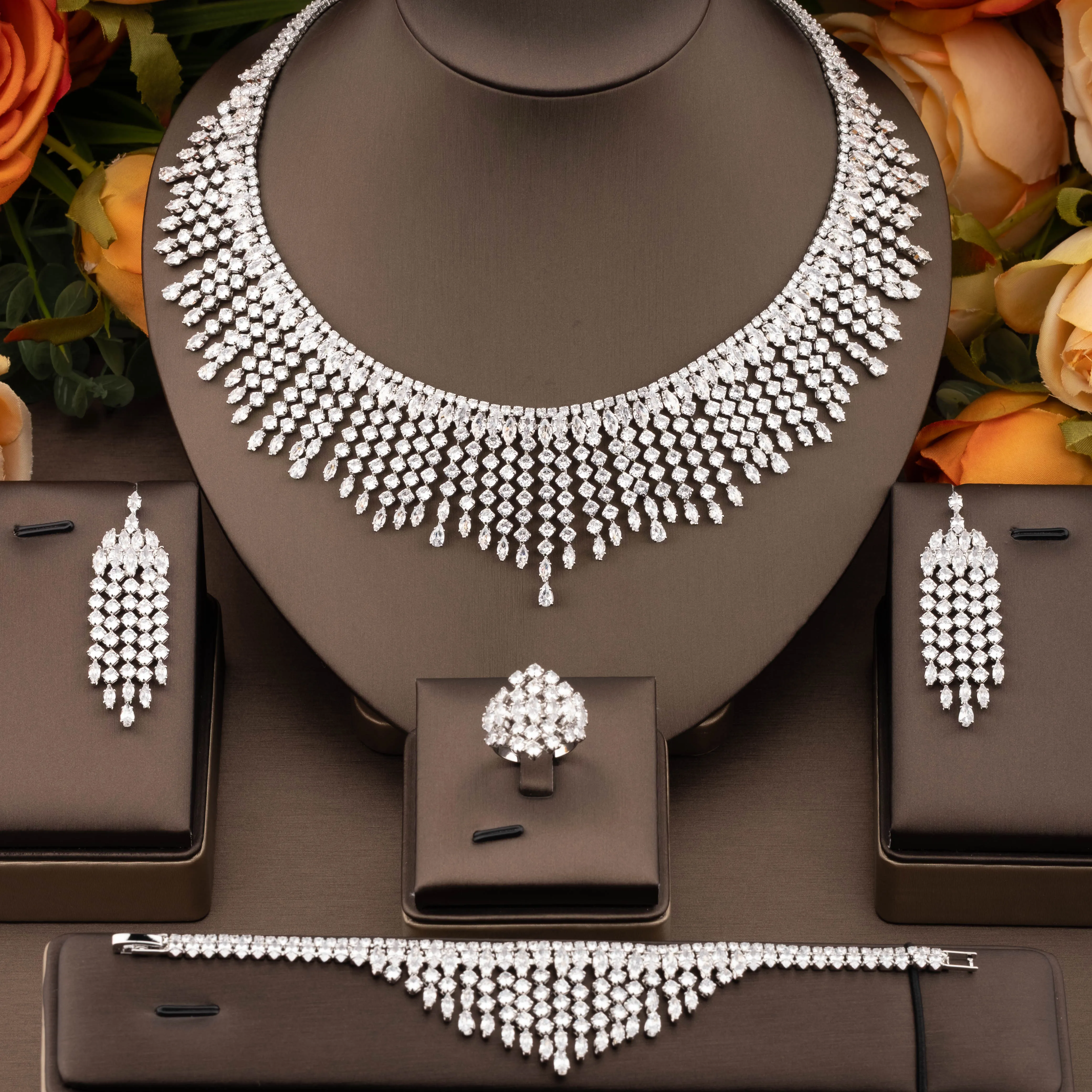 1 Set of Luxurious and Elegant Jewelry Set with Sparkling Cubic Zirconia Round Design, Suitable for Women to Wear at Weddings an