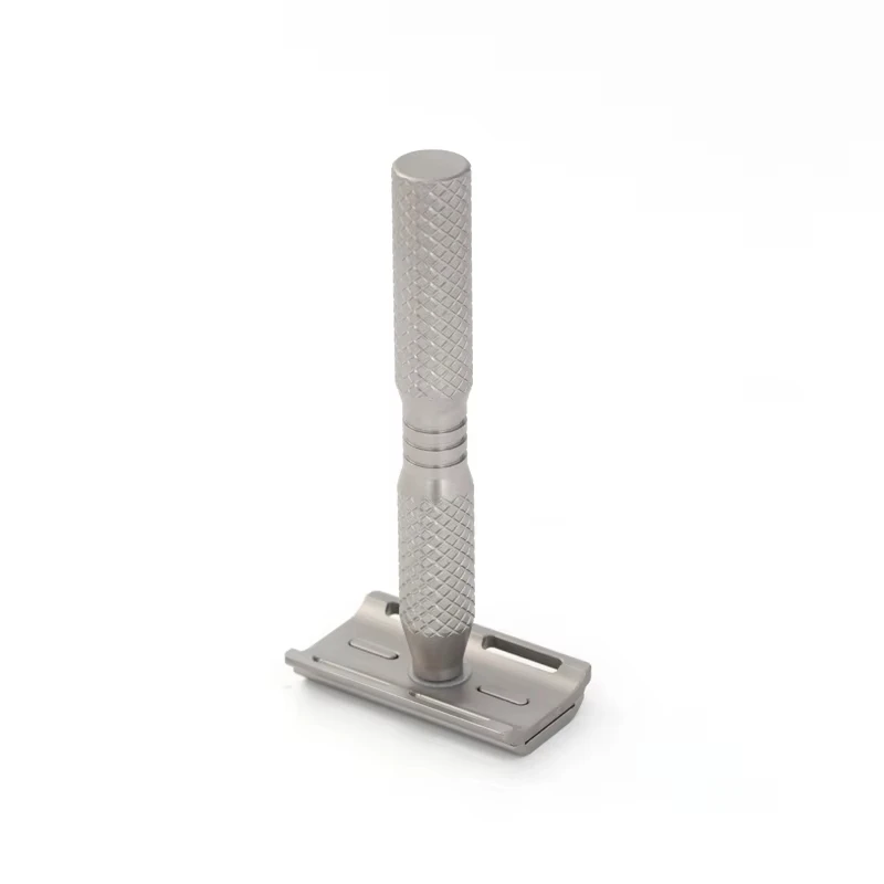 YAQI Ghost Cross Grain Pattern Титановая легкая безопасная бритва с зазором лезвия 0,70 мм обеспечивает комфортный опыт бритья