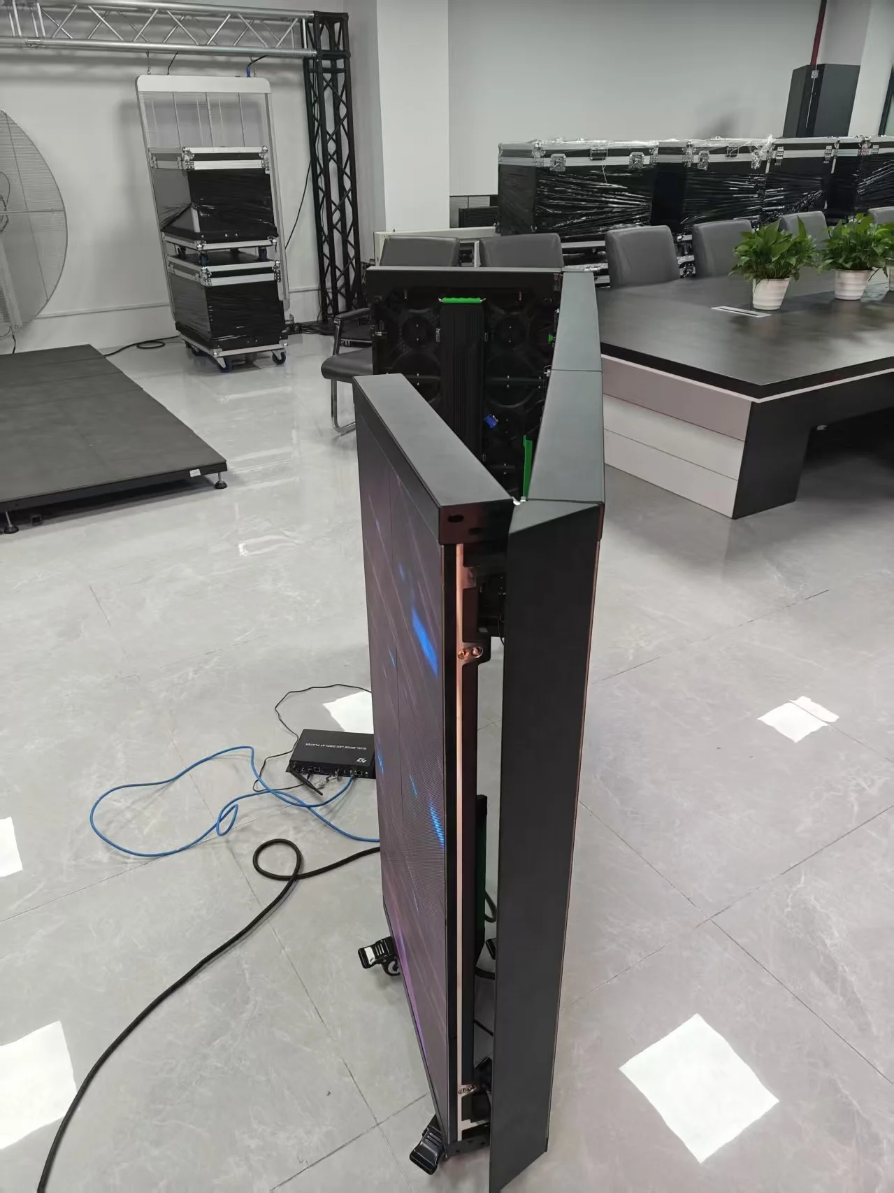 Full Color P2.6.04 LED Foldable DJ Booth Night Bar Electronic Music Festival