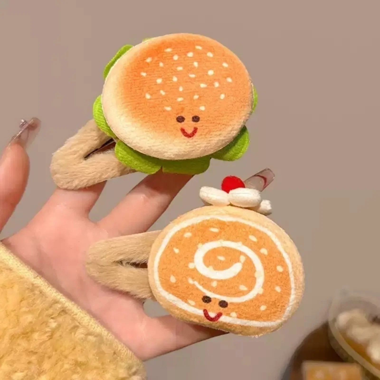 1/4-teiliges Plüsch-Haarspangen-Set für Lebensmittel – thematische Haarspangen, 4-teiliges Brot-, Burger- und Gebäckdesign, niedliche Haarnadeln für Kinderfrisuren – Detail 8