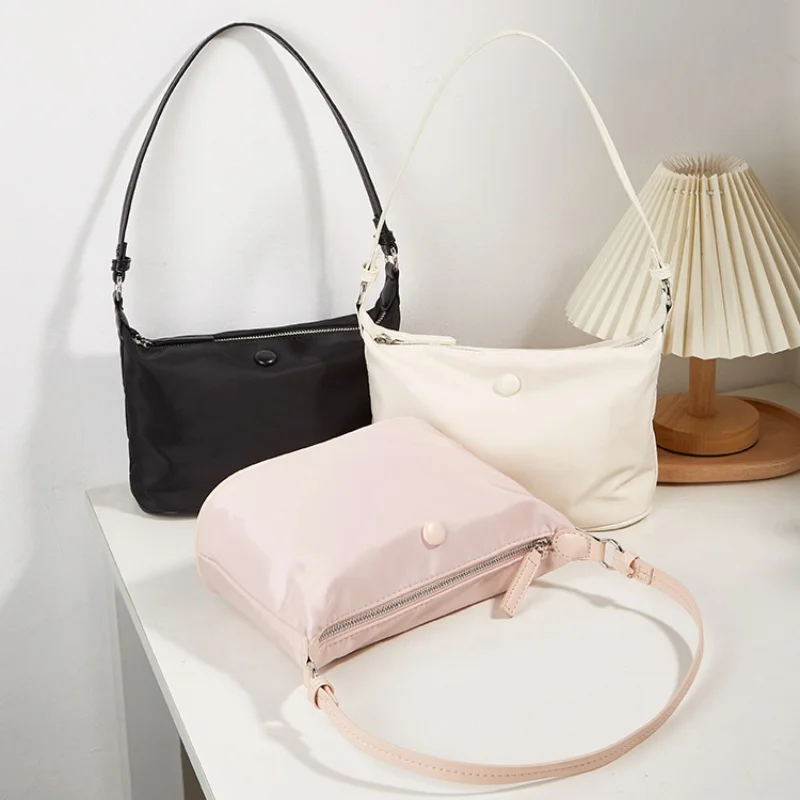 Tas Selempang Minimalis – Tas Tangan Bergaya dan Serbaguna dengan Desain Chic, Sempurna untuk Pakaian Kasual Sehari-hari & Fashionable