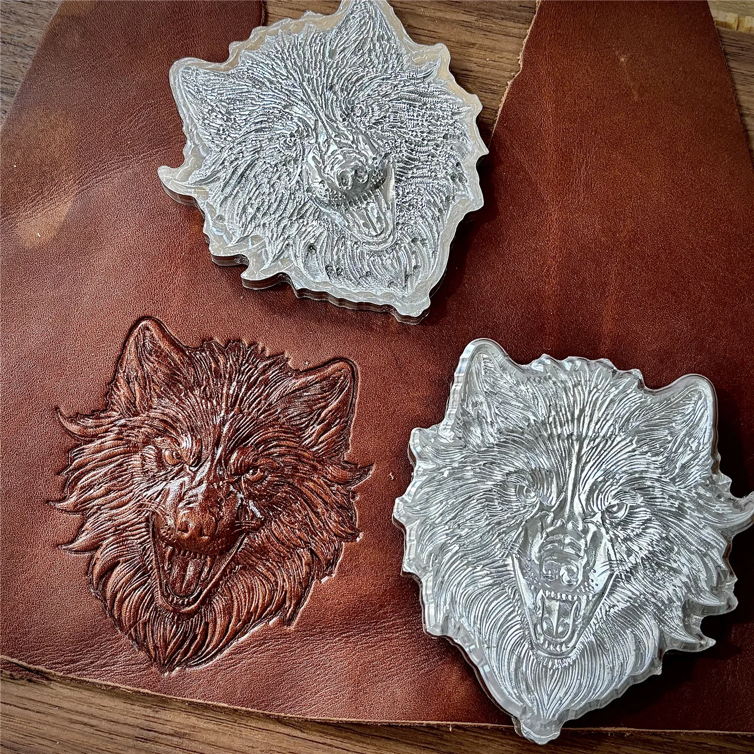 

Wolf Design Pattern 3D Leather Stamp Leathercraft Embossing Mold Metal Stamping Molds Carving Pressing Stamper Logo Stamping
