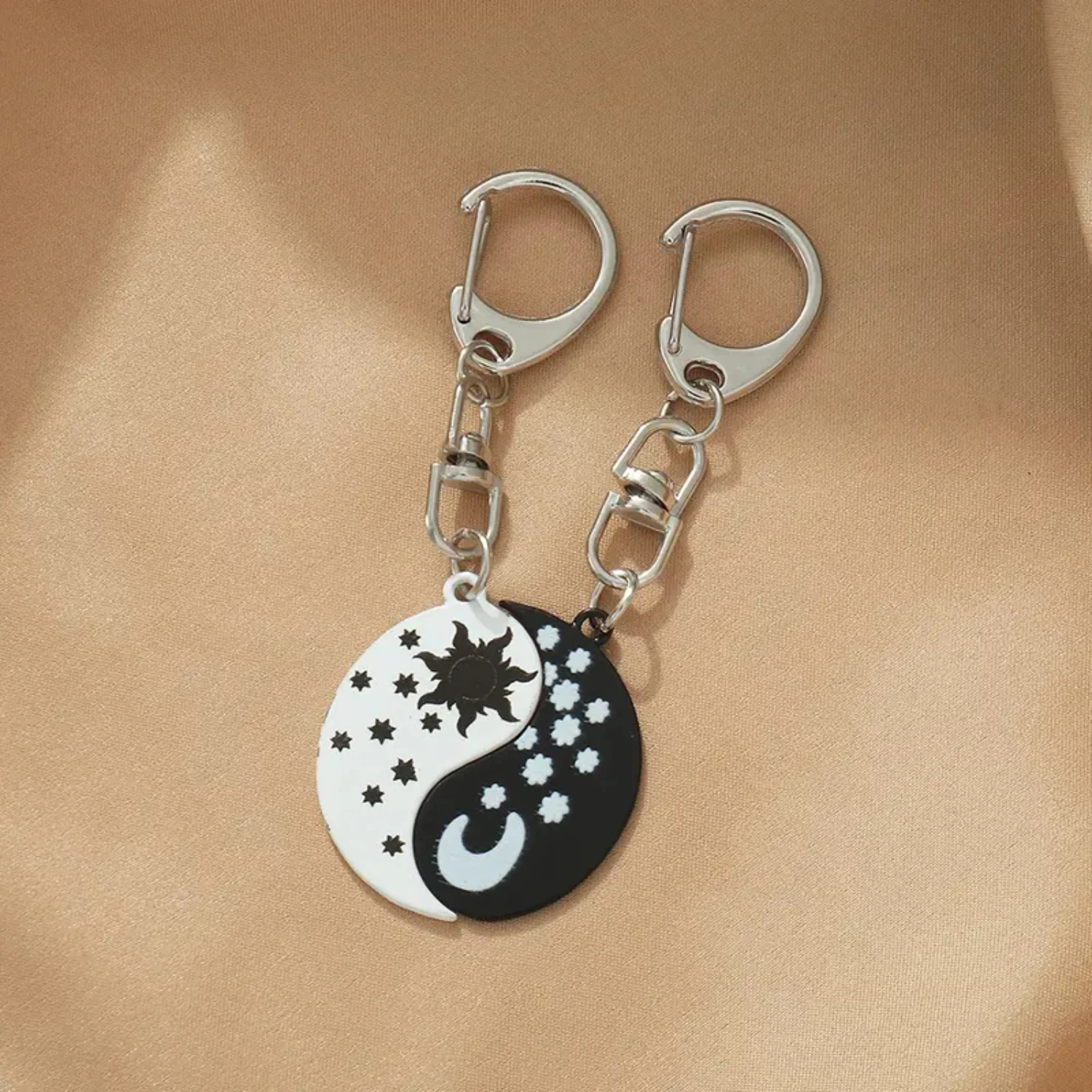 

Black and White Stitched Sun Moon Pendant Keychain - Creative Star and Flower Design - Personality Key Chain 2