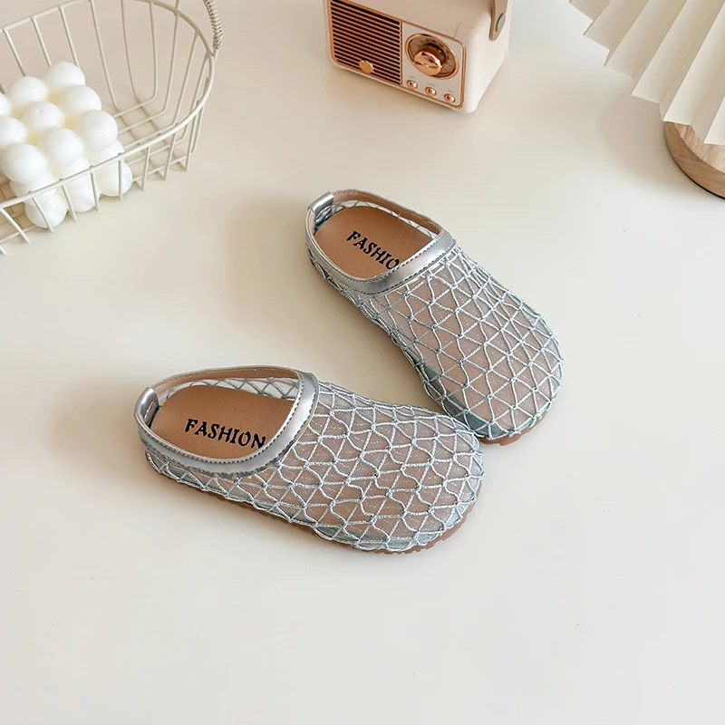 

Детские кроссовки с геометрическим сетчатым дизайном, легкие повседневные туфли с вырезами для девочек и мальчиков, летние пляжные туфли без каблука