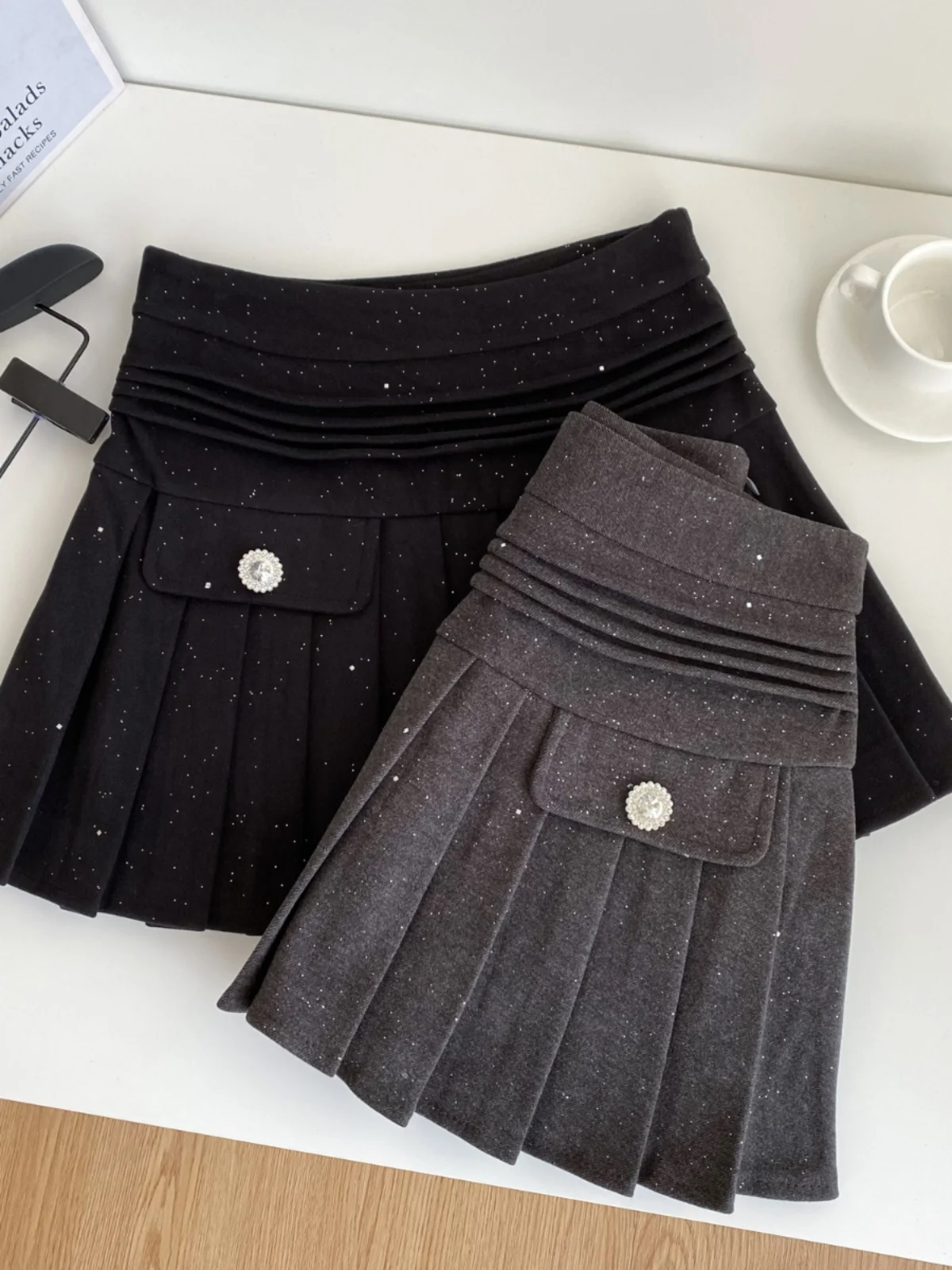 

Ele iny High Waist Pleated Skirt Women's Winter Faion Commute Korean Sle A-Line Skirt Bright Sparkling