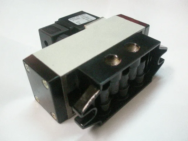 

Q24DH-8/10/15 4 way 2 position solenoid valve, compressed air