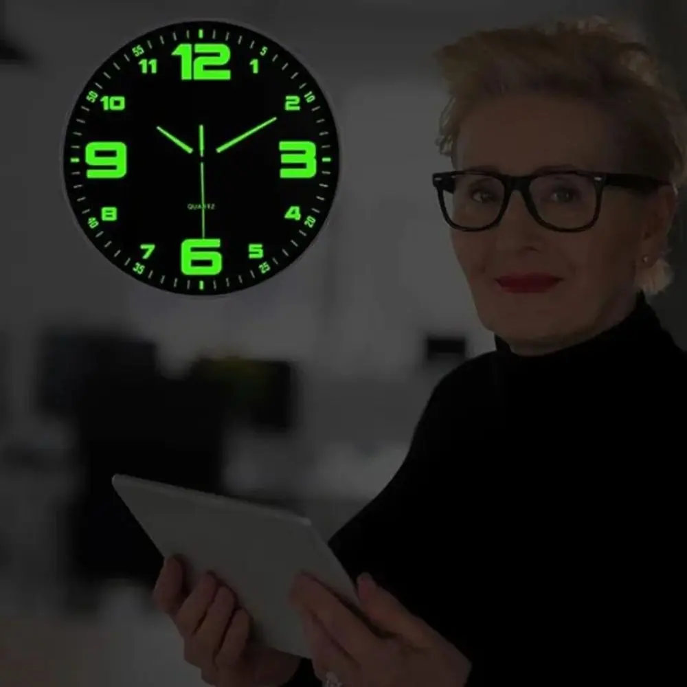Light Glow In The Dark Silent Quartz Wall Clock Plastic Round Luminous Wall Clock Time Accuracy Fashion Digital Clock Home