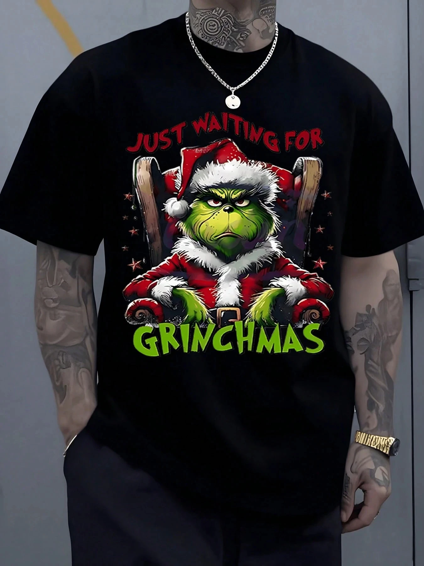 

Мужской праздничный костюм Санты с зелеными пушистыми руками и графикой праздничного текста, идеально подходящий для рождественских вечеринок, мужская футболка