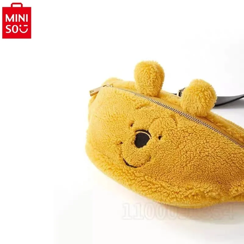 MINISO Disney Cartoon miś torba Crossbody do włosów jagnięcych dla kobiet słodka, mała i wszechstronna modna saszetka biodrowa studencka domowej roboty